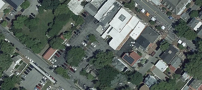 211 High St