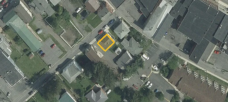 8 Taylor St