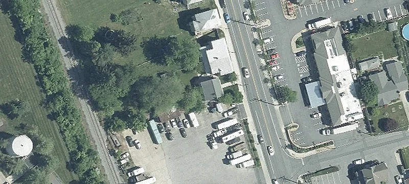 902 Main St