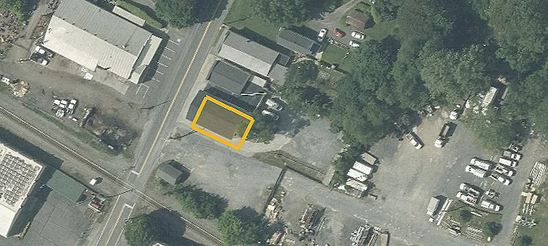 7739 Woodbine Rd