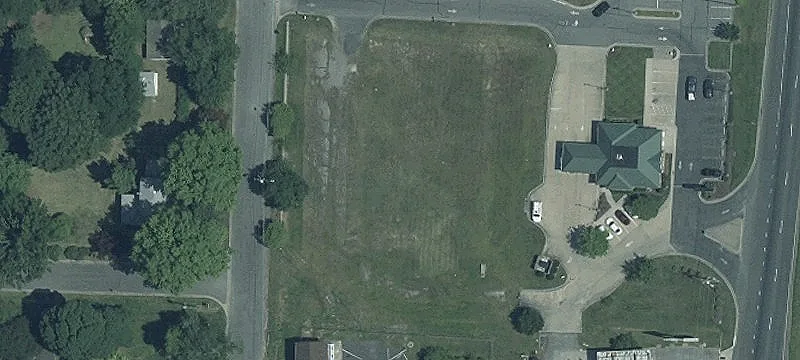 Woodlawn Ave