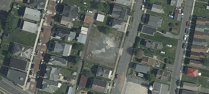 Race St