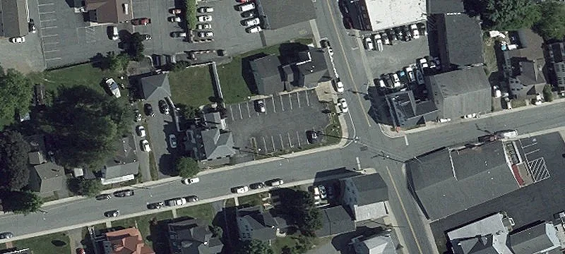 12 Queen St