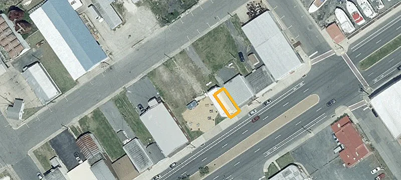 Main St
