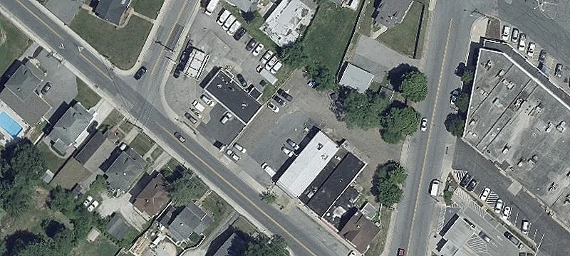 Linden Ave