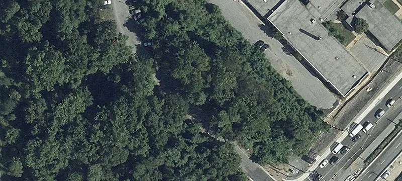 Riverdale Rd