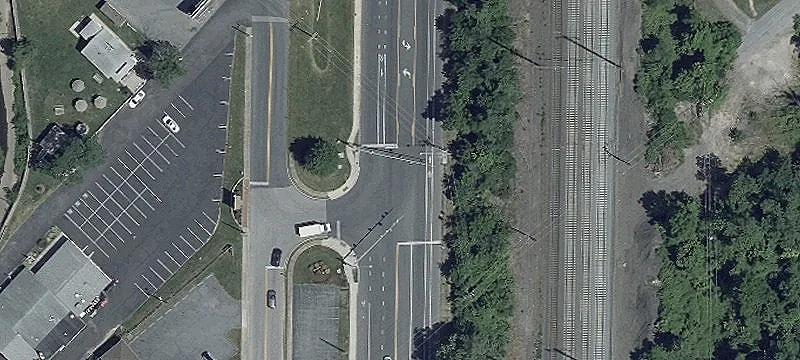 Linden Ave