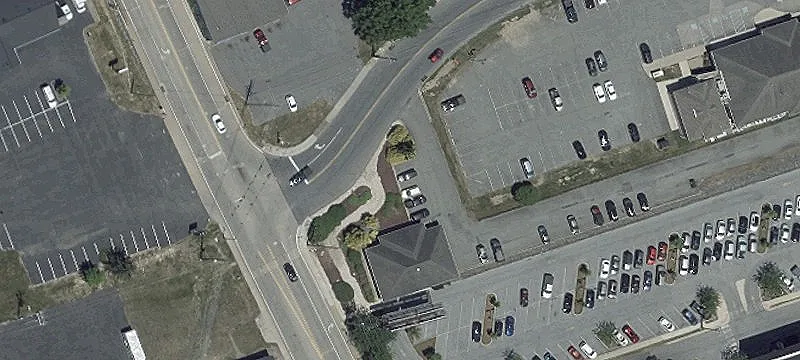 Railroad Ave