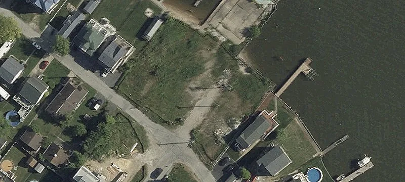2801 Bay Dr