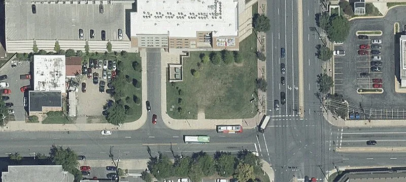 12511 Parklawn Dr