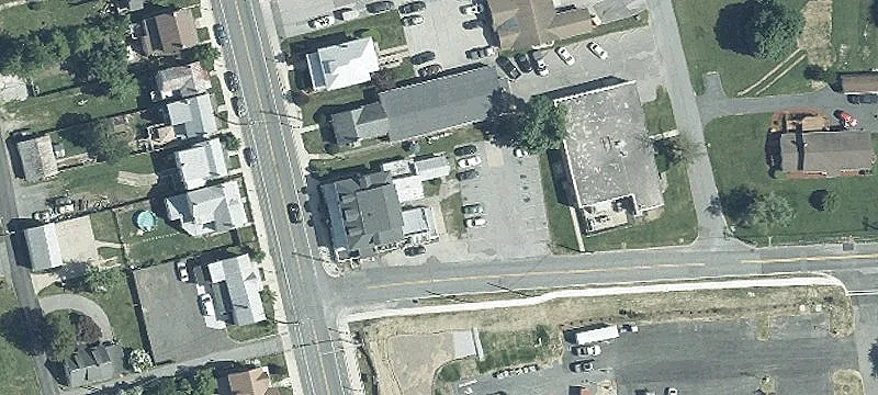 1353 Main St