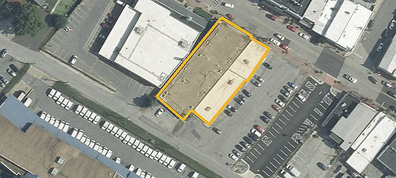 320 Main St