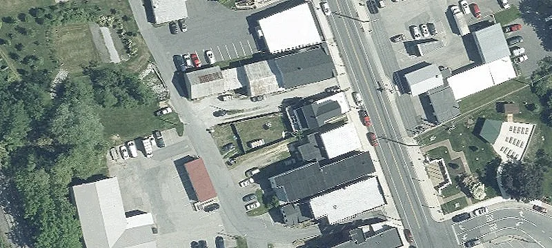 1220 Main St
