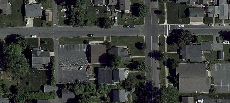 800 Un Ave