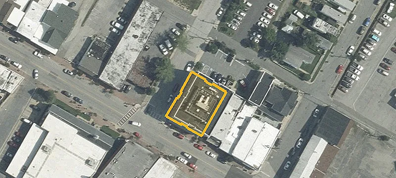 323 Main St