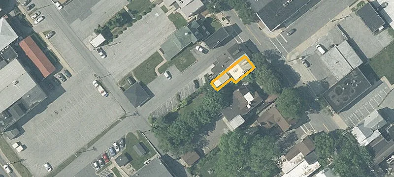 196 Main St