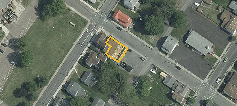 202 Ctr St