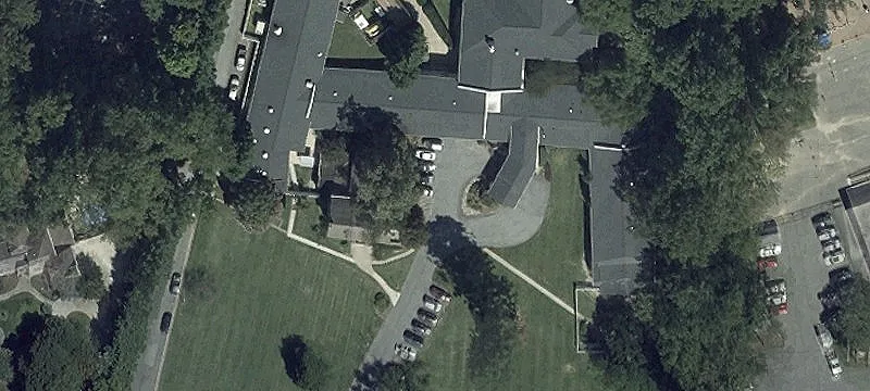 5721 Grosvenor Ln