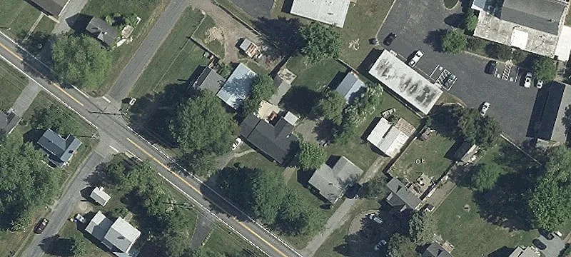 3903 Main St