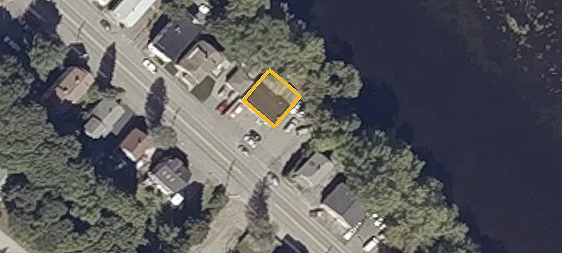 140 Riverside Dr