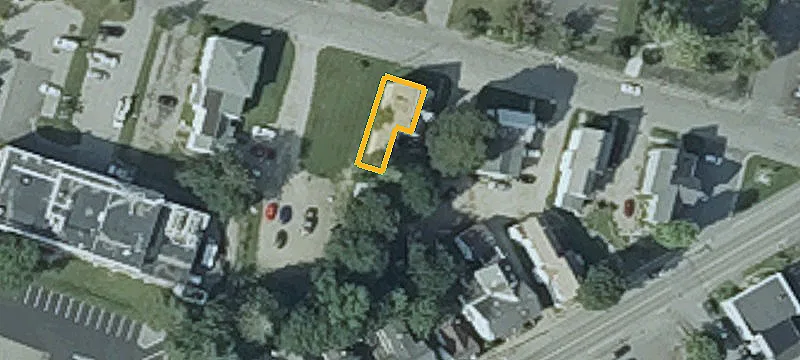 16 Grn St