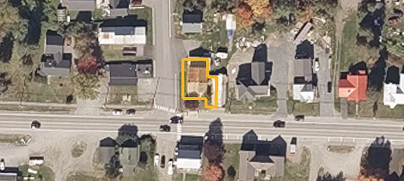 2635 Main St
