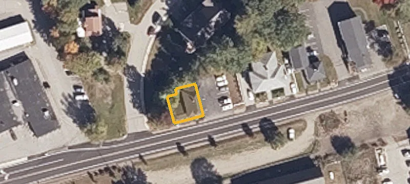 16 Railroad Ave