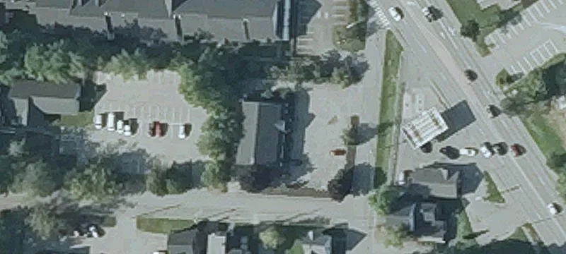 6 Middle St