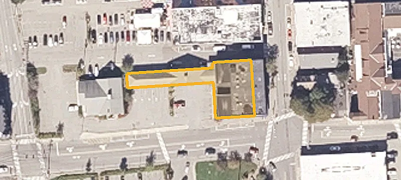 300 Main St