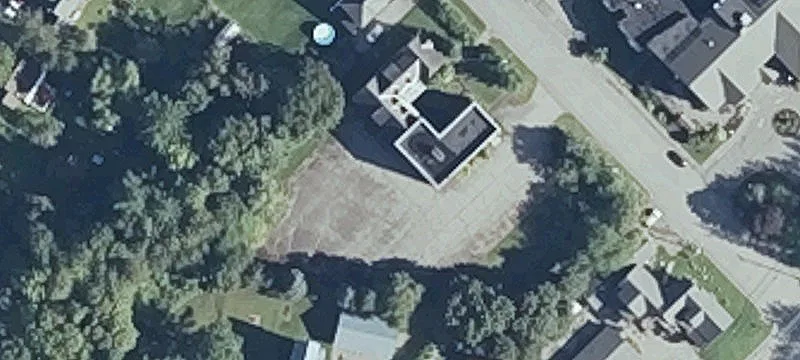 8 Highwood St