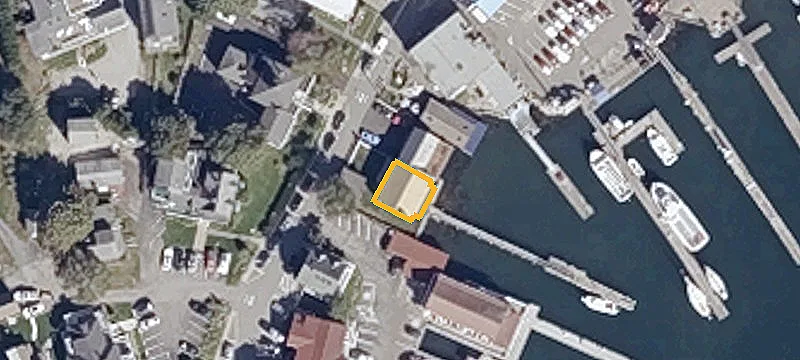 58 Commercial St