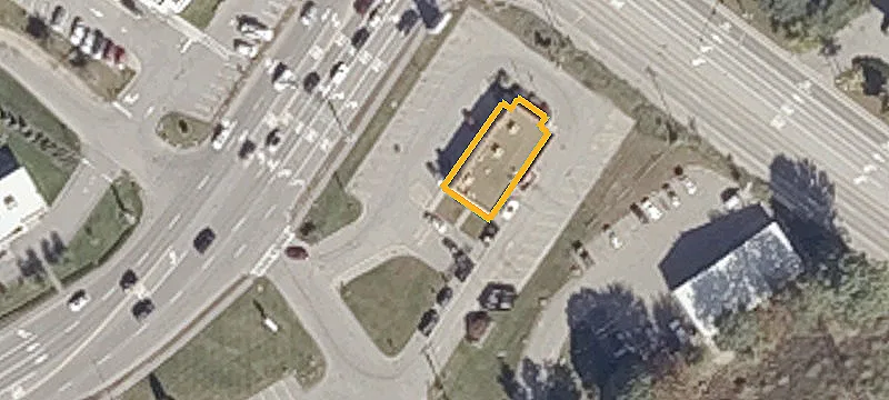 2 Topsham Fair Mall Rd