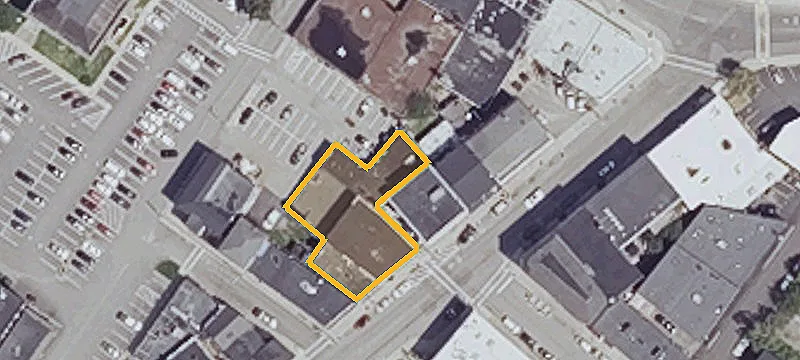 32 Alfred St