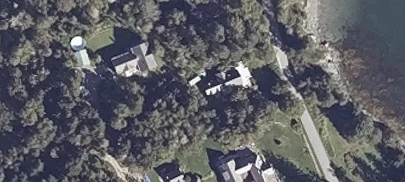54 Bay Ave