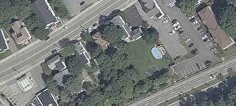706 Main St