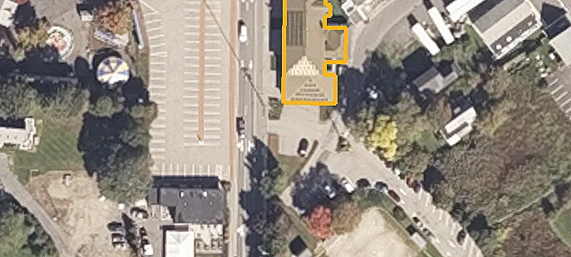 33 Railroad Ave