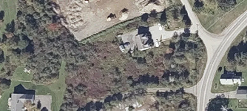 4 Bartlett Ln