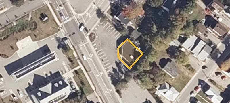 982 Main St