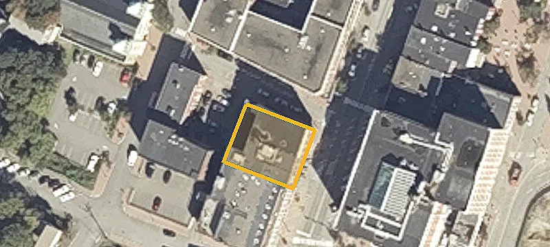81 Main St