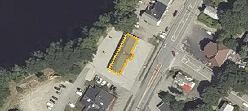 395 Main St