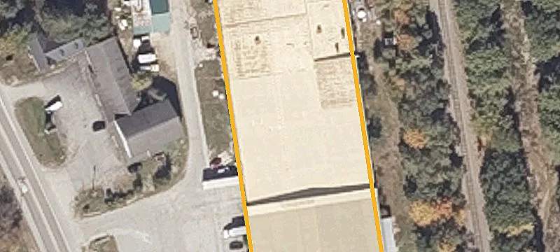 1435 Main St