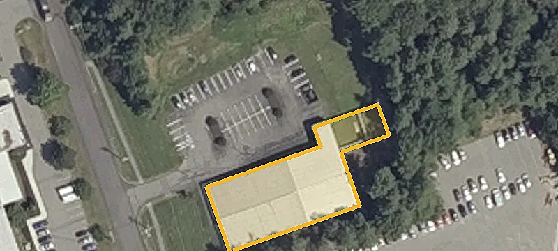 121 Hutchins Dr