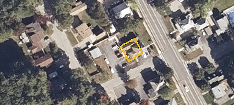 1047 Main St