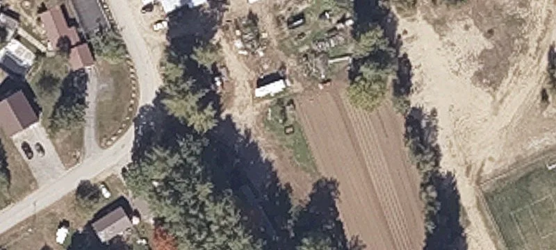 16 Staples Ave
