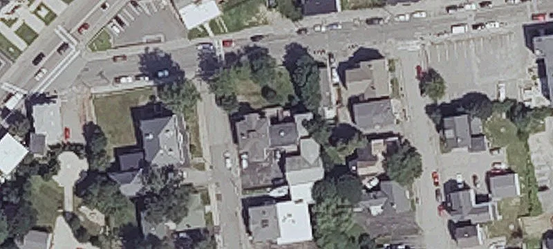 1 Grn St