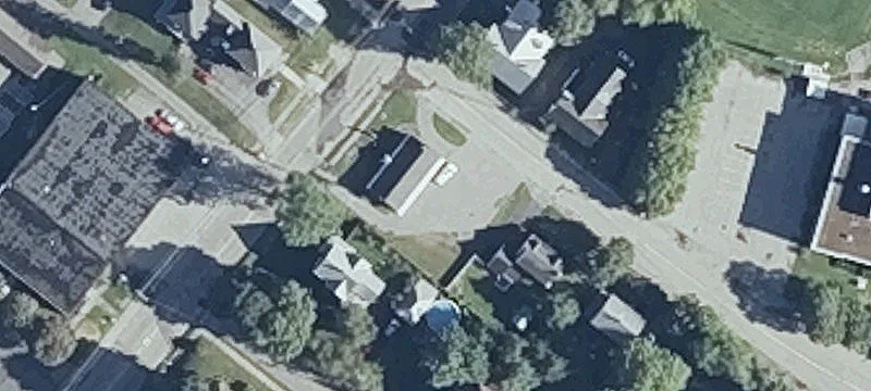 121 Benton Ave