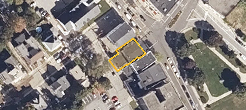 909 Main St