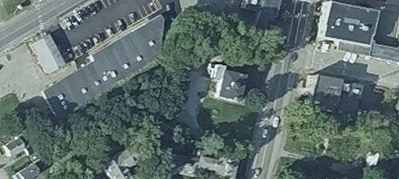 17 Brunswick Ave