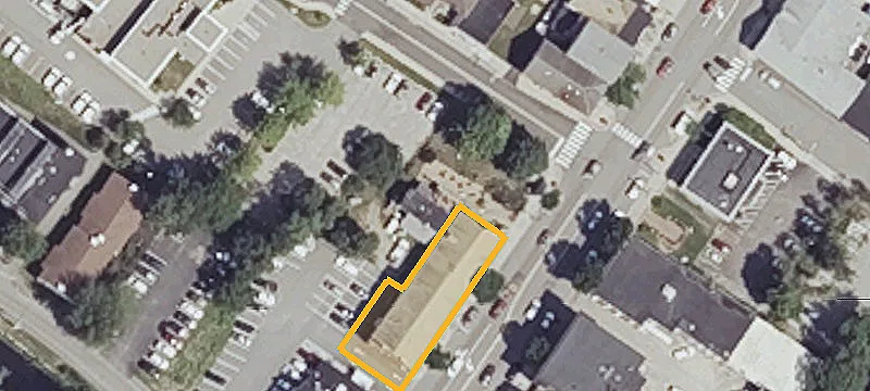 206 Main St
