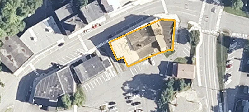 16 Main St
